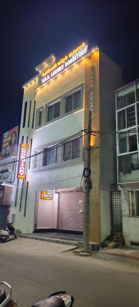 V R S Luxury Ac Dormitory Mysore Exterior foto