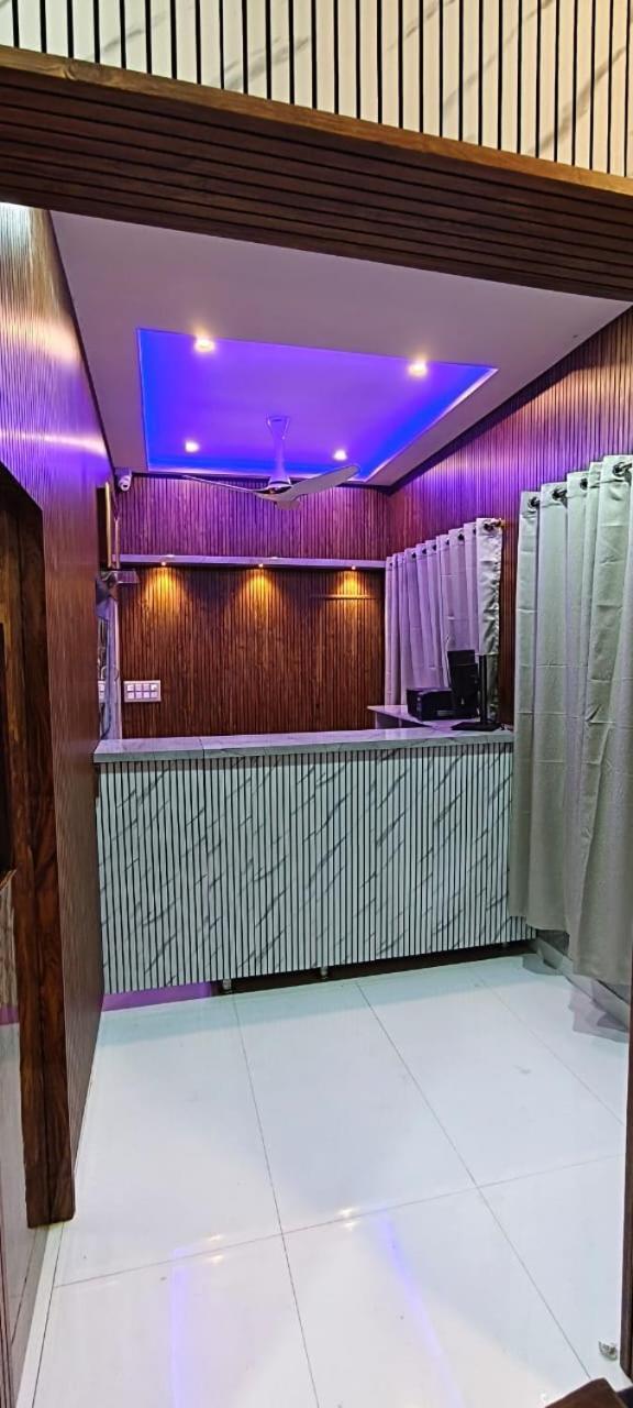 V R S Luxury Ac Dormitory Mysore Exterior foto
